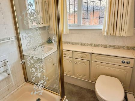 2 bedroom Semi-detached bungalow for sale in Foxhunter Drive, Oadby, LE2