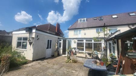 4 bedroom Semi-detached house for sale in Hillsborough Road, Glen Parva, LE2