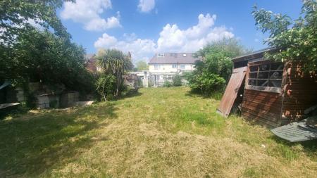 4 bedroom Semi-detached house for sale in Hillsborough Road, Glen Parva, LE2