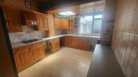 4 bedroom Semi-detached house for sale in Hillsborough Road, Glen Parva, LE2