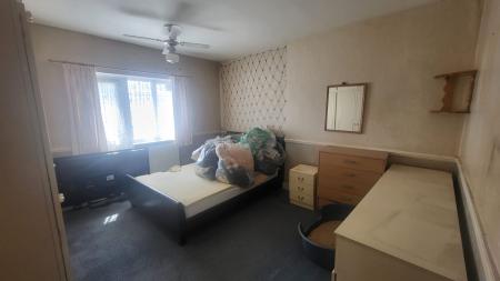 4 bedroom Semi-detached house for sale in Hillsborough Road, Glen Parva, LE2