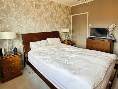 3 bedroom Detached house for sale in Fulbeck Avenue, Leicester, LE5