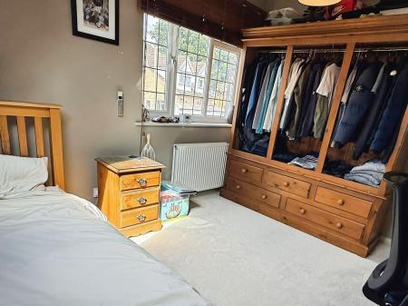 3 bedroom Detached house for sale in Fulbeck Avenue, Leicester, LE5