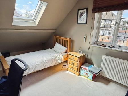 3 bedroom Detached house for sale in Fulbeck Avenue, Leicester, LE5