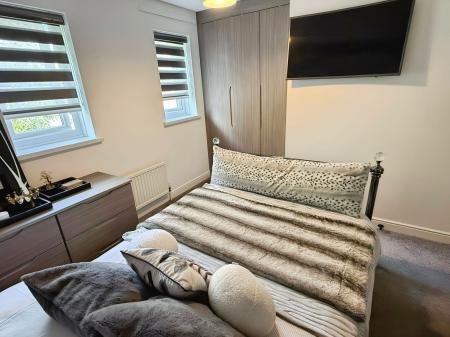 2 bedroom Semi-detached house for sale in Bryony Road, Hamilton, LE5