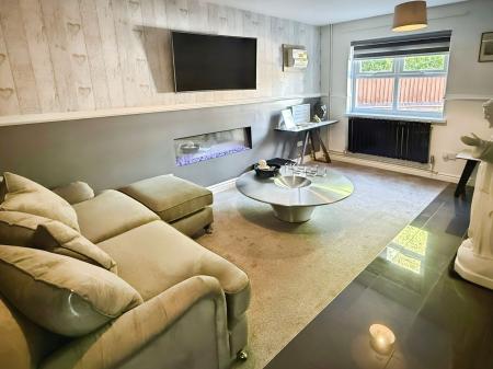 2 bedroom Semi-detached house for sale in Bryony Road, Hamilton, LE5