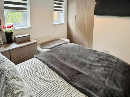 2 bedroom Semi-detached house for sale in Bryony Road, Hamilton, LE5