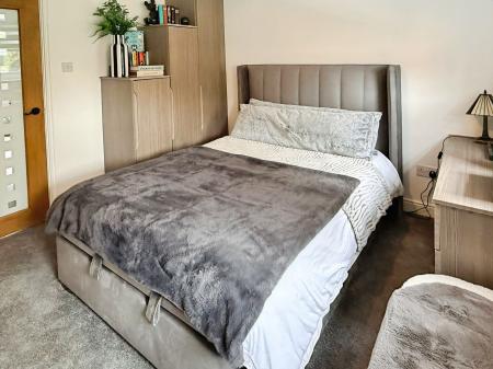 2 bedroom Semi-detached house for sale in Bryony Road, Hamilton, LE5