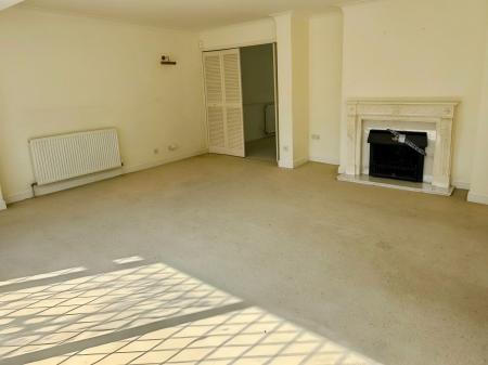 4 bedroom Detached house for sale in Hollies Way, Thurnby, LE7