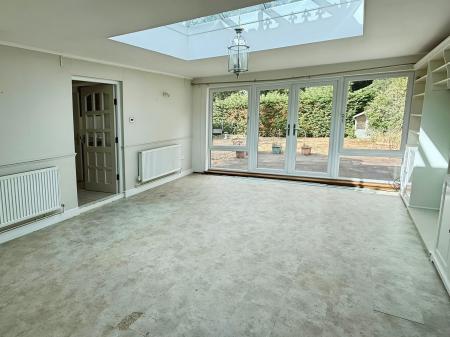 4 bedroom Detached house for sale in Hollies Way, Thurnby, LE7