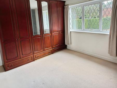 4 bedroom Detached house for sale in Hollies Way, Thurnby, LE7