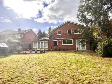 4 bedroom Detached house for sale in Hollies Way, Thurnby, LE7