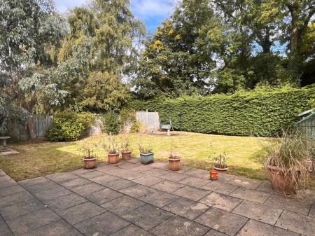 4 bedroom Detached house for sale in Hollies Way, Thurnby, LE7