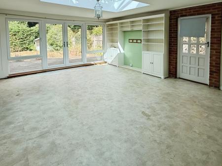4 bedroom Detached house for sale in Hollies Way, Thurnby, LE7