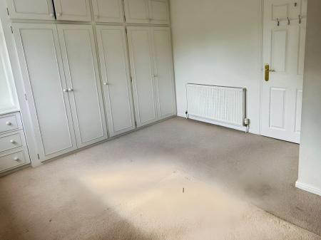 4 bedroom Detached house for sale in Hollies Way, Thurnby, LE7