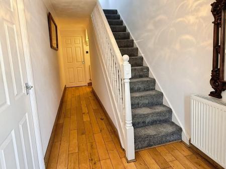 4 bedroom Detached house for sale in Ledbury Close, Oadby, LE2
