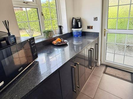 4 bedroom Detached house for sale in Ledbury Close, Oadby, LE2