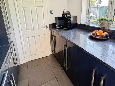 4 bedroom Detached house for sale in Ledbury Close, Oadby, LE2