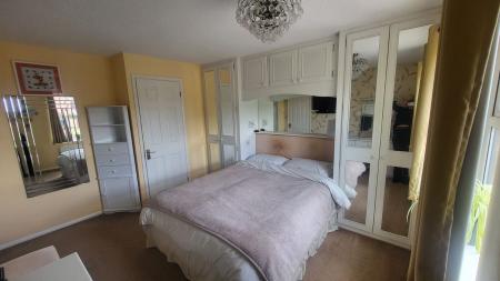 4 bedroom Detached house for sale in Haywood Close, Leicester, LE5