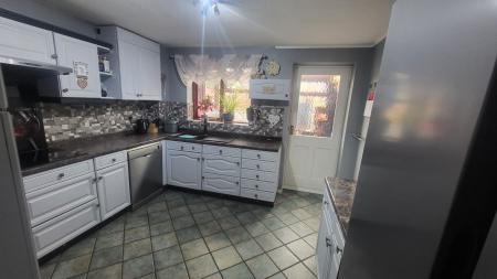 4 bedroom Detached house for sale in Haywood Close, Leicester, LE5