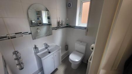4 bedroom Detached house for sale in Haywood Close, Leicester, LE5
