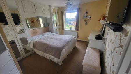 4 bedroom Detached house for sale in Haywood Close, Leicester, LE5