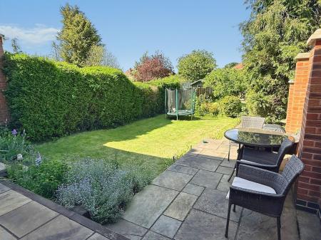 3 bedroom Town house for sale in Lymington Road, Leicester, LE5