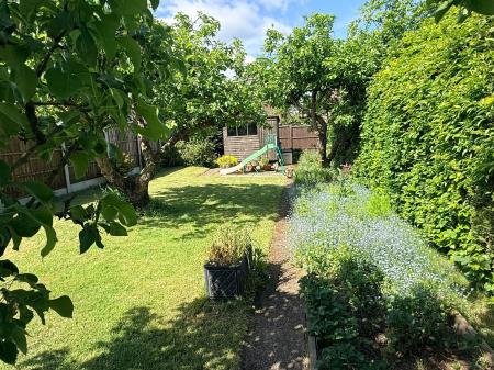 3 bedroom Town house for sale in Lymington Road, Leicester, LE5