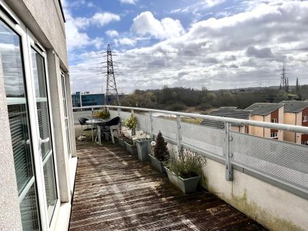 3 bedroom Flat to let in Watkin Road, Leicester, LE2