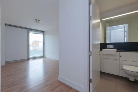 2 bedroom Apartment to let in Highcross Lane, The Circus, LE1