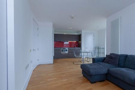 2 bedroom Apartment to let in Highcross Lane, The Circus, LE1