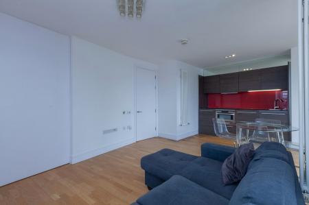 2 bedroom Apartment to let in Highcross Lane, The Circus, LE1