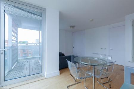 2 bedroom Apartment to let in Highcross Lane, The Circus, LE1