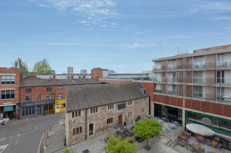 2 bedroom Apartment to let in Highcross Lane, The Circus, LE1