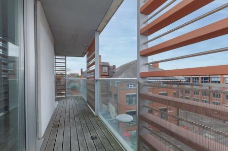 2 bedroom Apartment to let in Highcross Lane, The Circus, LE1