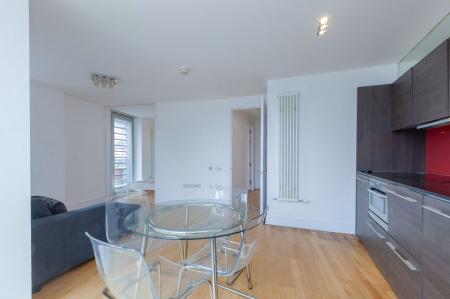 2 bedroom Apartment to let in Highcross Lane, The Circus, LE1