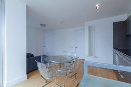 2 bedroom Apartment to let in Highcross Lane, The Circus, LE1