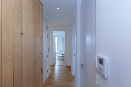 2 bedroom Apartment to let in Highcross Lane, The Circus, LE1