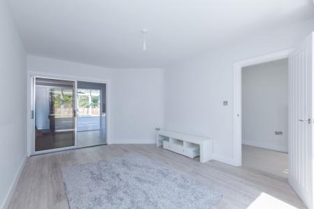 3 bedroom Semi-detached house to let in Fairstone Hill, Oadby, LE2