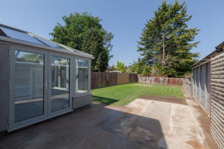 3 bedroom Semi-detached house to let in Fairstone Hill, Oadby, LE2
