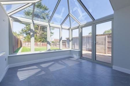 3 bedroom Semi-detached house to let in Fairstone Hill, Oadby, LE2