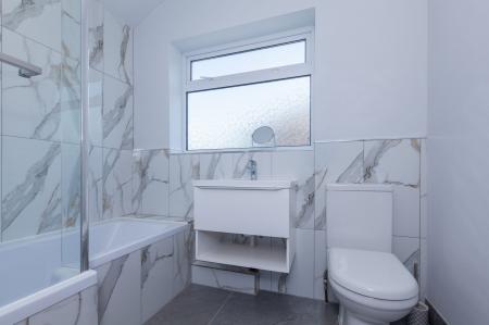 3 bedroom Semi-detached house to let in Fairstone Hill, Oadby, LE2