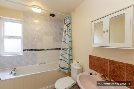 1 bedroom Flat to let in St. James Terrace, Leicester, LE2