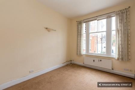 1 bedroom Flat to let in St. James Terrace, Leicester, LE2