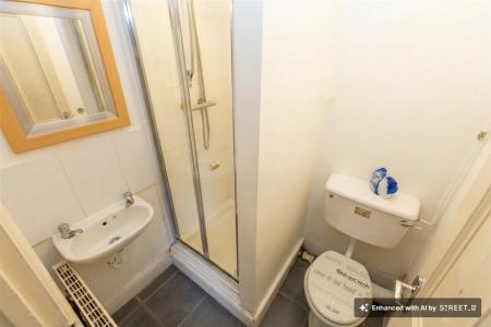 1 bedroom Flat to let in St. James Terrace, Leicester, LE2