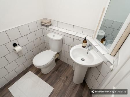 3 bedroom Flat to let in London Road, Leicester, LE2