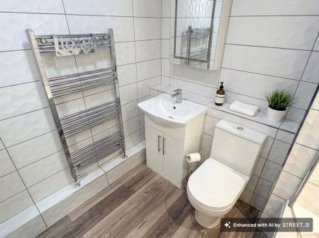 3 bedroom Flat to let in London Road, Leicester, LE2