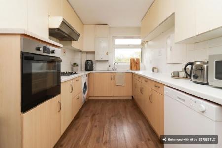 3 bedroom Flat to let in London Road, Leicester, LE2