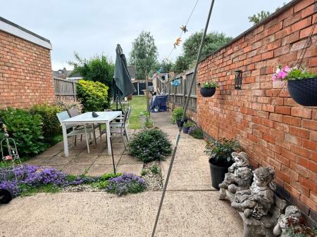 2 bedroom Terraced House for sale in Cavendish Road, Leicester, LE2