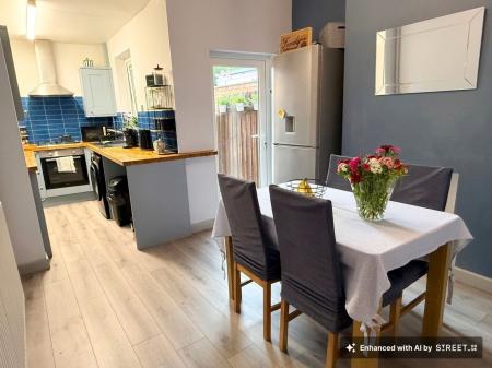 2 bedroom Terraced House for sale in Cavendish Road, Leicester, LE2